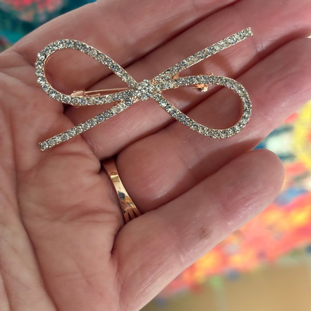 Sparkling Crystal Bow Knot Brooch